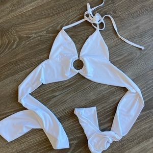 White plunge detail bralette